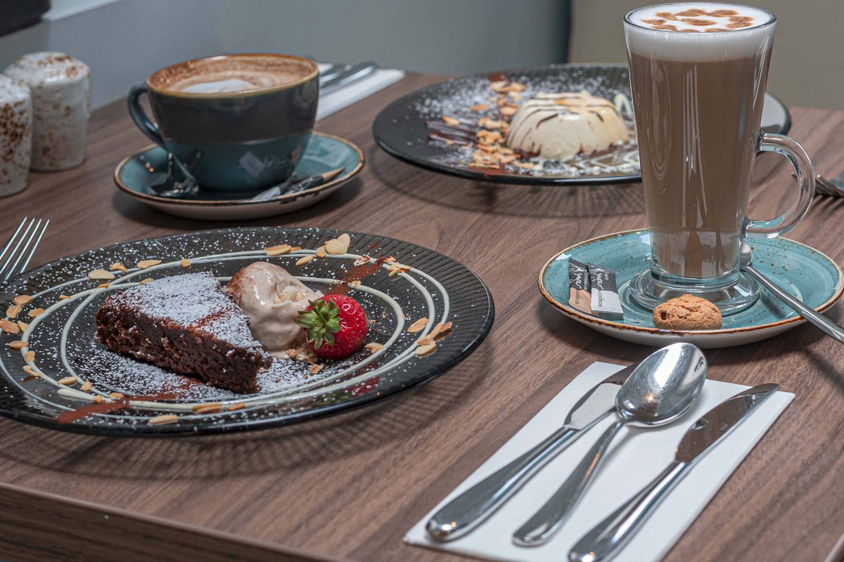 MammaLinas's tweet photo. Finish off your meal with some incredible homemade desserts and italian coffee🇮🇹❤️
.
.
.
#cardiff #welsh #cardiffitalian #italiancardiff #cardifffood #cardiffitaly#glutenfreecardiff #mammalinas https://t.co/6z5wpcfPOw