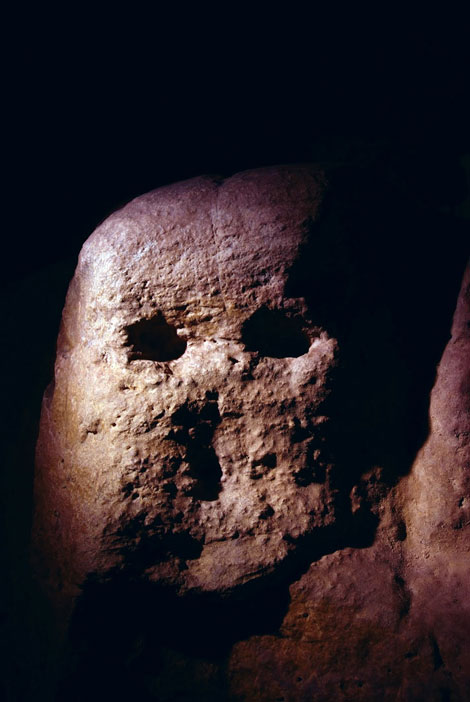 CrystalCaveWI's tweet photo. Happy Friday the 13th! Here's just one of the many faces you can find in our cave walls. If you have any pictures of faces you've found on tours, put them in the comments!
.
.
.
#fridaythe13th #ghostface #cavesinwisconsin #crystalcave https://t.co/eRduERDHTH