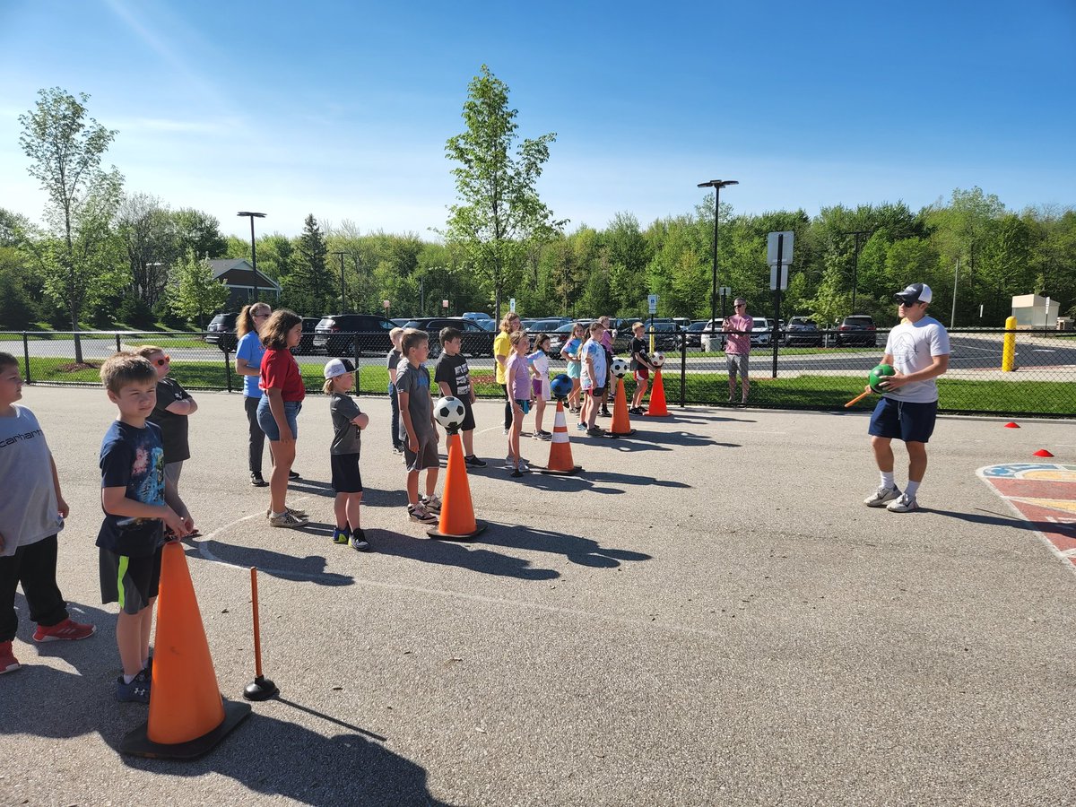 ELSEaglesAD's tweet photo. What a great day for our Elementary students as they have Field Day!  So proud of our Athletic captains as they work with the younger Eagles today!  #EaglePride #WeareEastwood https://t.co/gILAWzvCmN