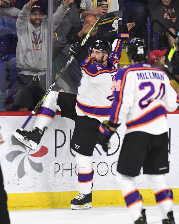 ReadingRoyals's tweet photo. We got more home hockey coming your way! Join us as the Royals take on Newfoundland back on home ice TOMORROW at 7 p.m. #RYouIn
ποΈ -> https://t.co/9tARenea1y https://t.co/z9hyu7lUvq