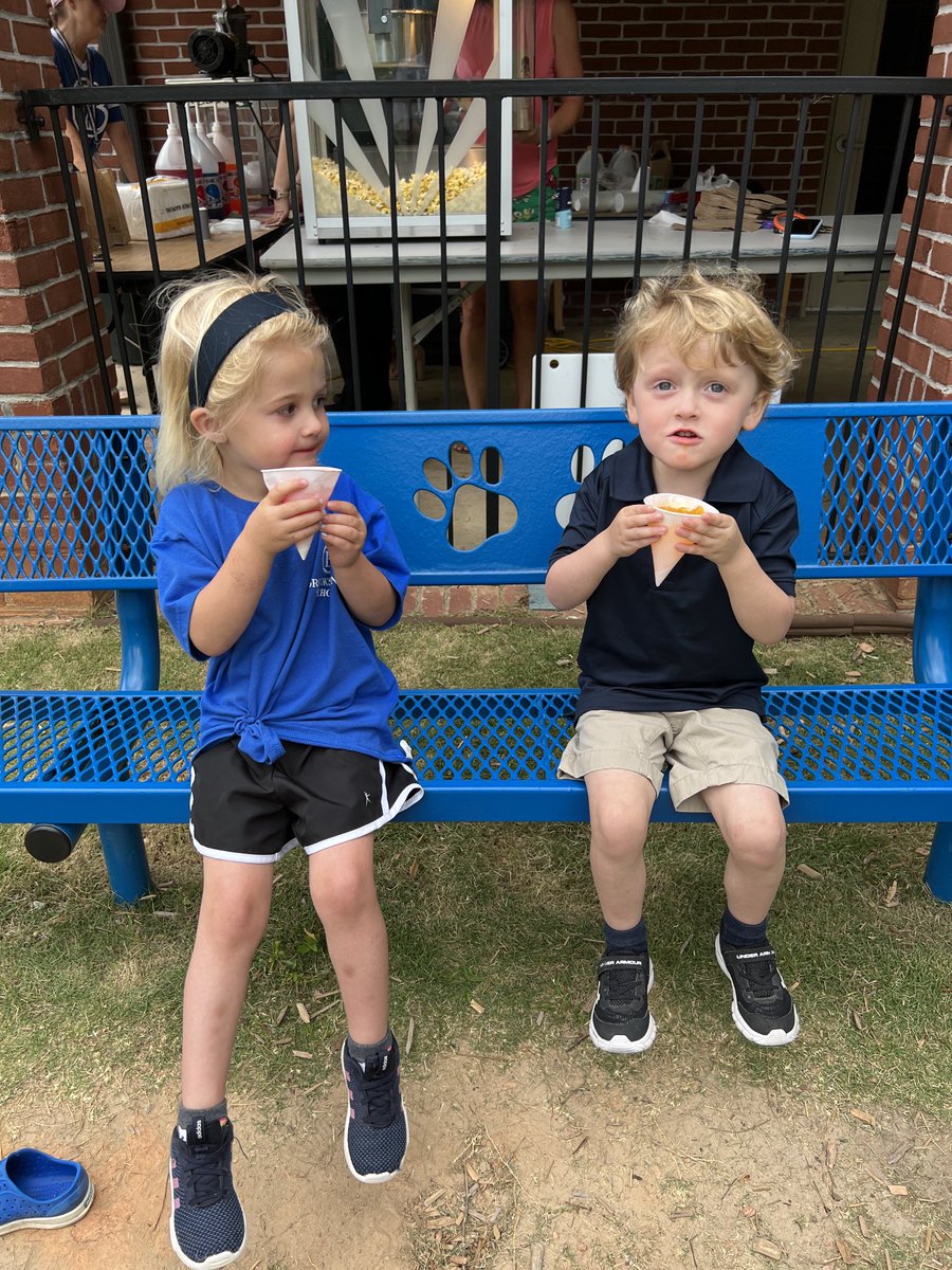 JoeMills9's tweet photo. More Spring Day fun! ⁦@BrkstoneCougars⁩ #BrookstonePreschool https://t.co/WiqA7wbQB6