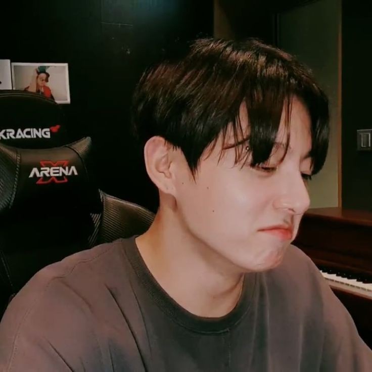 happylillthing's tweet photo. Jungkook gets mad but cutely — A thread https://t.co/5CatbS7ahi