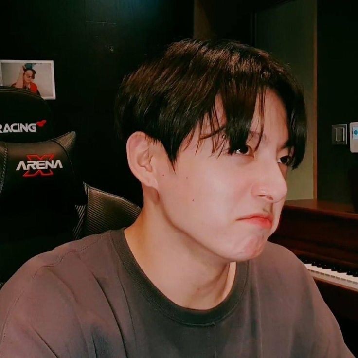 happylillthing's tweet photo. Jungkook gets mad but cutely — A thread https://t.co/5CatbS7ahi