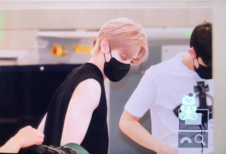 danbambi1015's tweet photo. 밀당즈 완전 롹스타 mood 😍😍😍 https://t.co/Z2n4SEUyJB