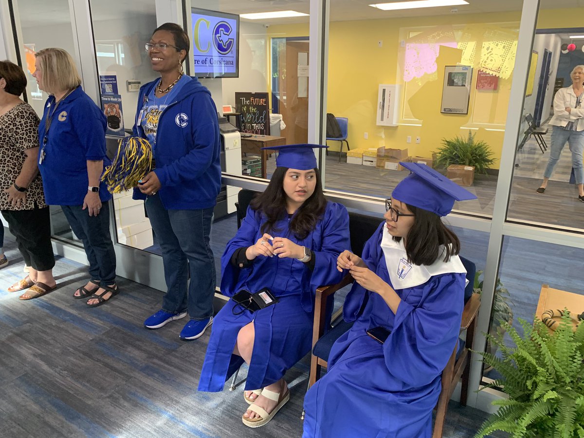 We’re so excited to have Carroll Elementary Alumni return for senior walk in Corsicana ISD!