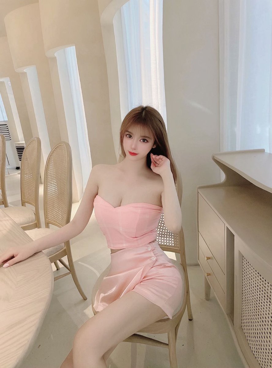 Xinxin168998's tweet photo. 深圳的雨天，有人想念有人释怀 https://t.co/6C3WMV57NH