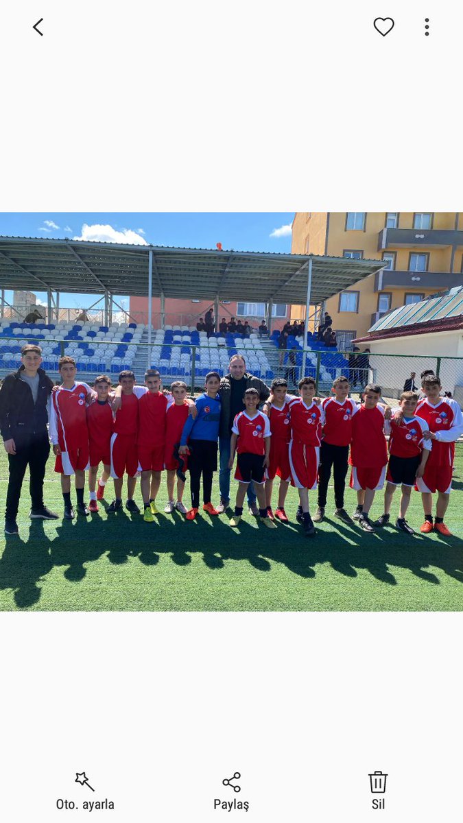 Ortaokullar arası futbol turnuvasında şampiyon olan takımımızı ve desteklerini esirgemeyen şampiyon takımın şampiyon taraftarını tebrik ediyoruz. 
<a href="/burhankurt04/">Burhan Kurt</a> <a href="/erol_isen/">Erol İSEN</a> @gzmgam9542 <a href="/EleskirtMem/">Eleşkirt İlçe MEM</a> <a href="/EleskirtGsim/">Eleşkirt Gençlik spor</a>