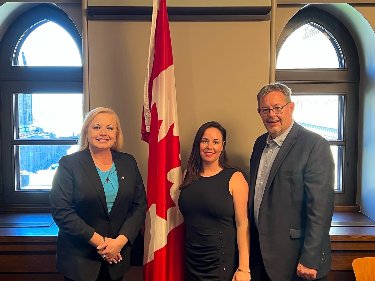 CFMiddlesex's tweet photo. We thrive on building connections and partnerships that help rural businesses grow. Here you can see Todd Copeland with MP Lianne Rood and board member Jean Coles on Parliament Hill.
#middlesexstrong #cfdc #business #parliament #ottawa https://t.co/wIoOn0bKpB