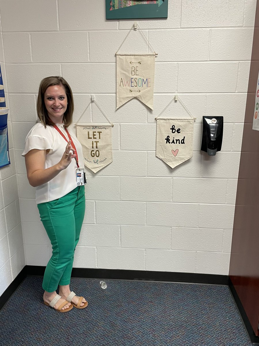 DickinsonCFISD's tweet photo. Wearing green to support mental health awareness today! Big thanks to Mr. Harbrueger and @CWHSCounselors for sponsoring mental health week! #CWMentalHealth22 https://t.co/NcsZ0ZpDQd