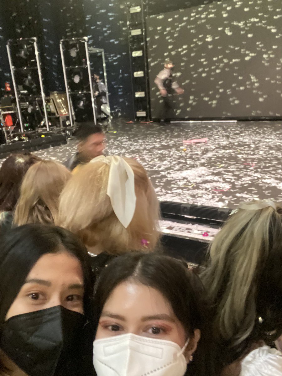 spinninbunny's tweet photo. ONE MONTH TODAY 🎀🤍 #lstlondon #lifesupporttour https://t.co/DLZQd8WzNm