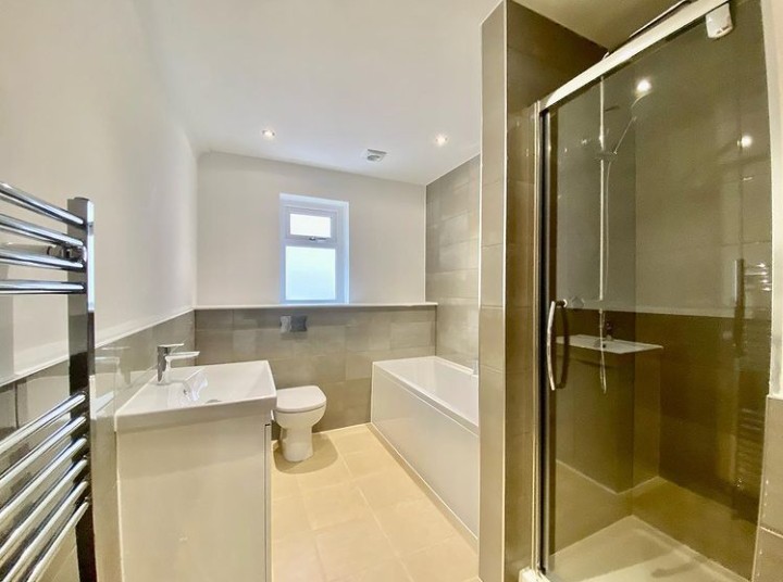 NGD_LTD's tweet photo. Phase One at the Old Mill, Park View Drive, Kidwelly is near completion and are looking amazing! Phase two is coming soon - Please get in touch for more details 🏠 
#oncetheyaregone #Kidwelly #ngdltd #bungalowsforsale #welshpropertyfinder #carmarthenshire #propertydeveloperswales https://t.co/vhhd0bysRV
