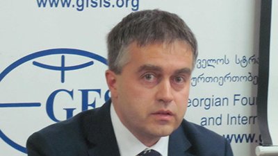 chinaobservers's tweet photo. Another week brings another opportunity to introduce our #CHOICECommunity member. Meet our contributor from #Bulgaria #VladimirShopov! https://t.co/gizDagNM5a