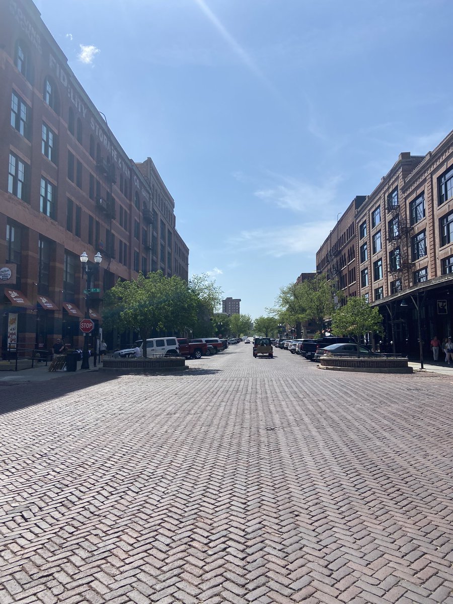 AHILLLLLY's tweet photo. Great time visiting Omaha for the Distillers Symposium this week. Nice part of the country I’ve never seen. https://t.co/Bhu512ozIi