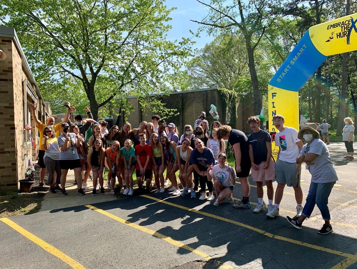 DeepwoodLake's tweet photo. A big shout out to @ChardonSchools for joining us today at the #Broadmoor School Wheel Walk Run event! Chardon students volunteers are part of their Interact Club and the Actively Caring for People (#AC4P) group. #FeelingBlessed #EmpowerEngageEnrich https://t.co/rvpUvNj228