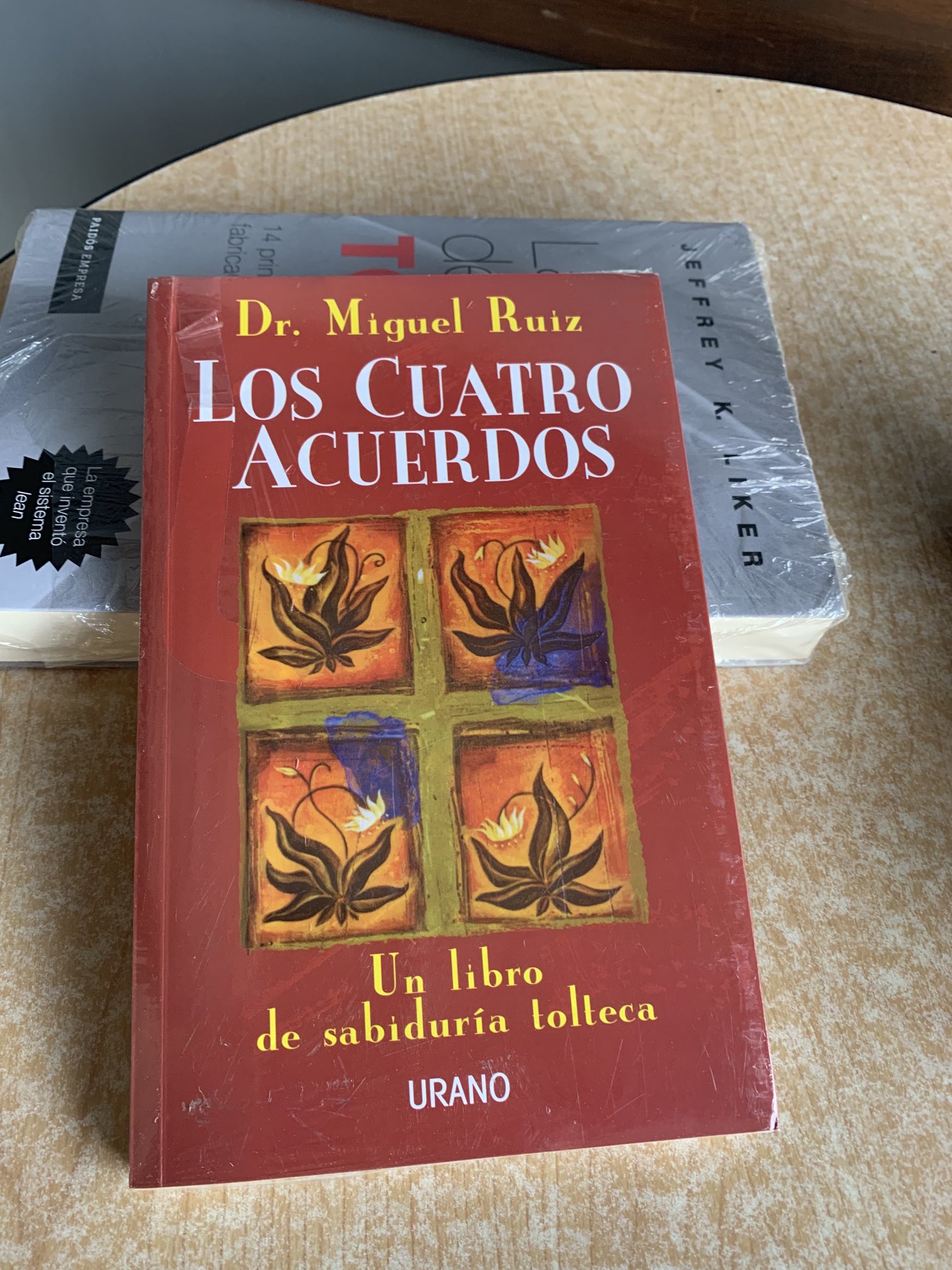 Freddy Sánchez-Leal on X: «Los cuatro acuerdos» es un libro sobre  convertir el infierno de tu vida en un cielo. Es un libro sobre la maestría  del amor. Es un manual práctico
