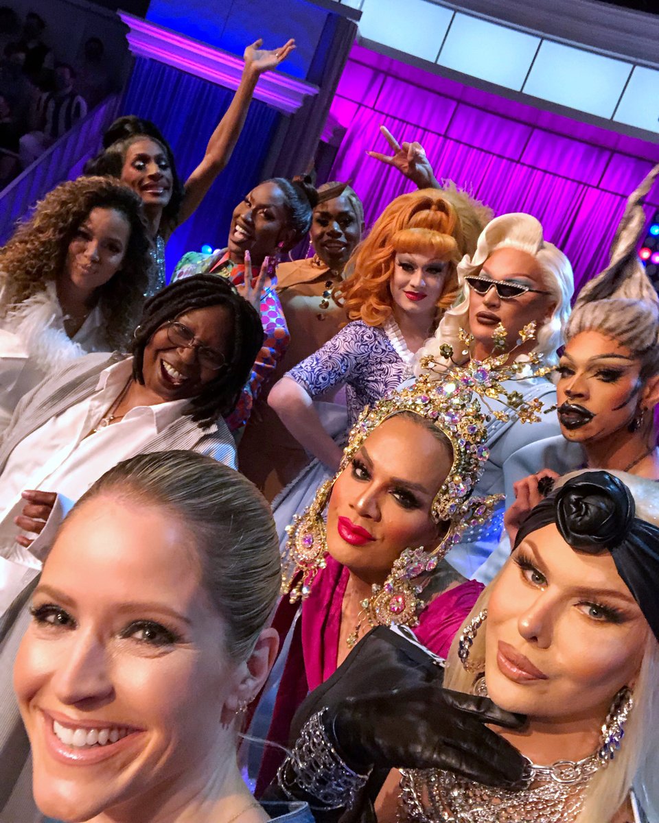 TheView's tweet photo. The best selfie everrrrr!!!! 😍👑 

✨ @sutanamrull
✨ @JinkxMonsoon
✨ @jaidaehall
✨ @monetxchange
✨ @TrinityTheTuck
✨ @SheaCoulee
✨ @OddlyYvie
✨ @THEVIVIENNEUK 
✨ @RuPaulsDragRace
✨ @sunny
✨ @WhoopiGoldberg
✨ @sarahaines https://t.co/7I4tYEVAfm