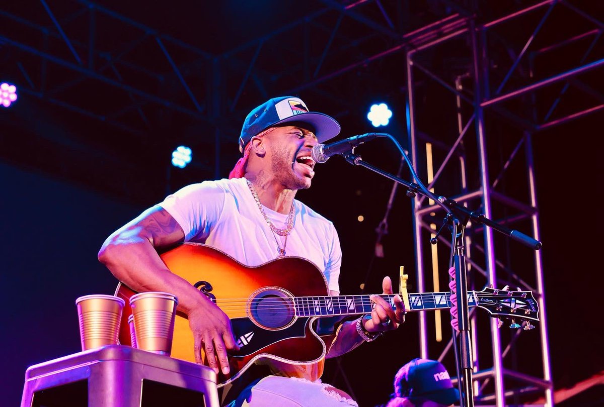 markuskoger's tweet photo. @JimmieAllen killed it on Tuesday night! Only show in Nashville this year! https://t.co/jmEe7MkEO0
