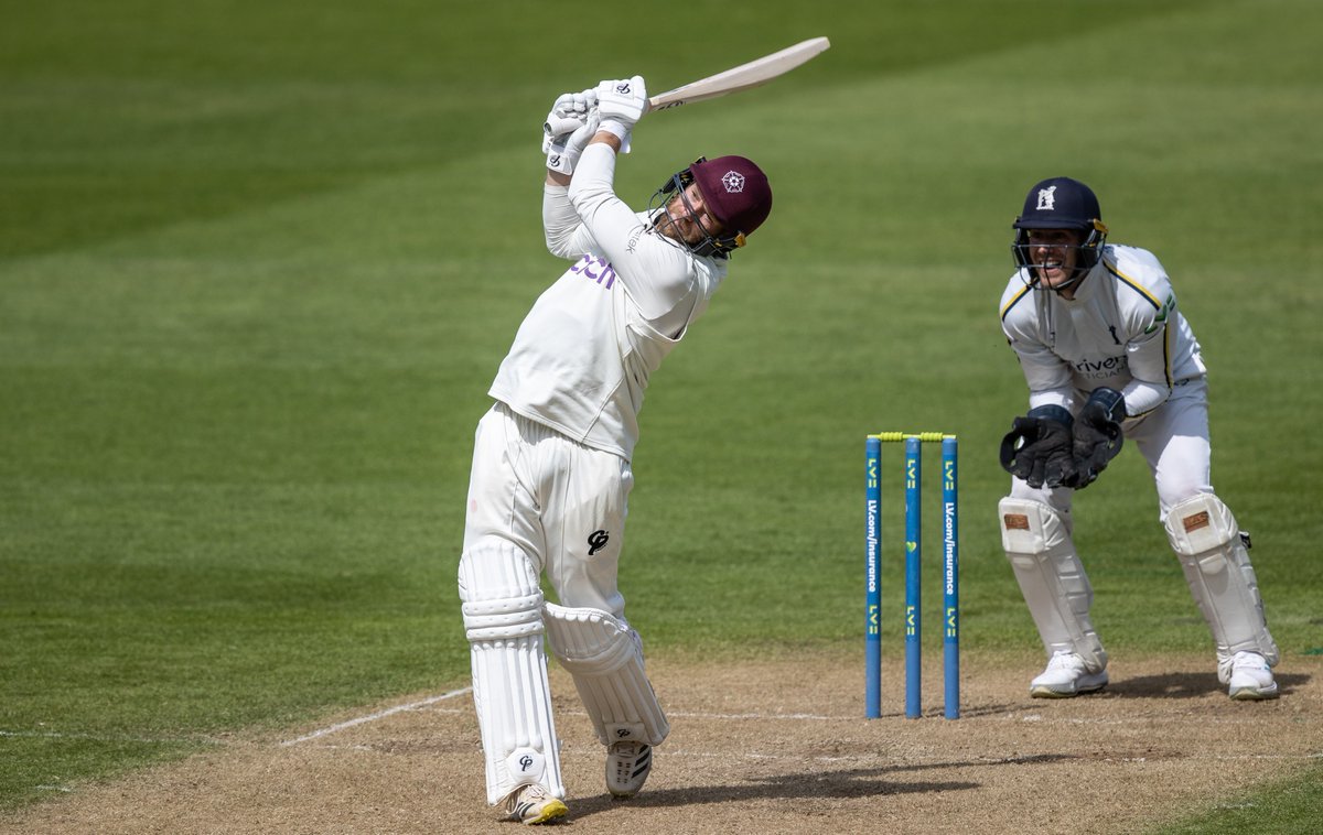 We've declared. 👊

Luke Procter finishes unbeaten on 100. 👏

Northamptonshire 597/6d.