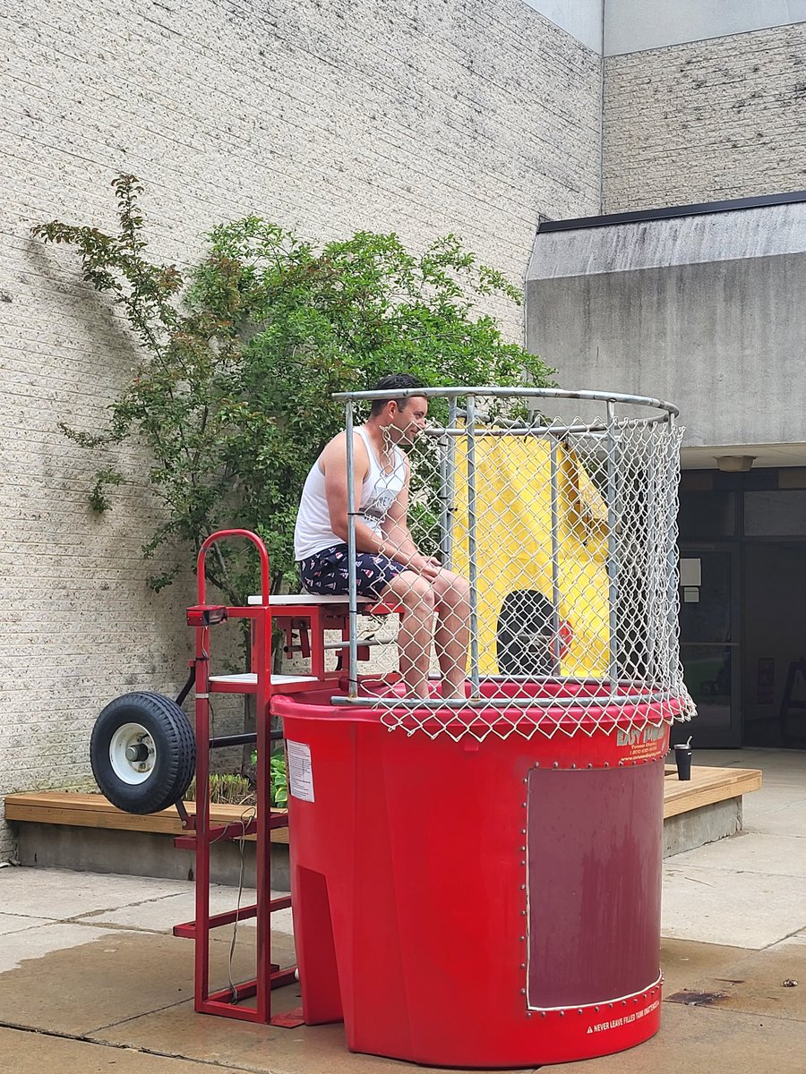 MrsSmithNHS's tweet photo. @NorthgateProud's Dunk a Senior or Staff member event!! @RJLong1982 #PromFundraiser https://t.co/nBH4pV6Stf