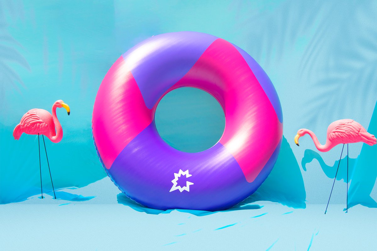 ScreenBroidery's tweet photo. 🏄‍♀️ WHO’S READY FOR SUMMER? 🦩

We teamed up with @Gong_io to create this bold, custom pool floatie- soon to be coasting into the Gong Merch Store for their  summer collection launch.

Shout out to our Boys of Summer: Vince at Gong, and our Nick W. for making this collab happen 💥 https://t.co/6vTEKAuXyM