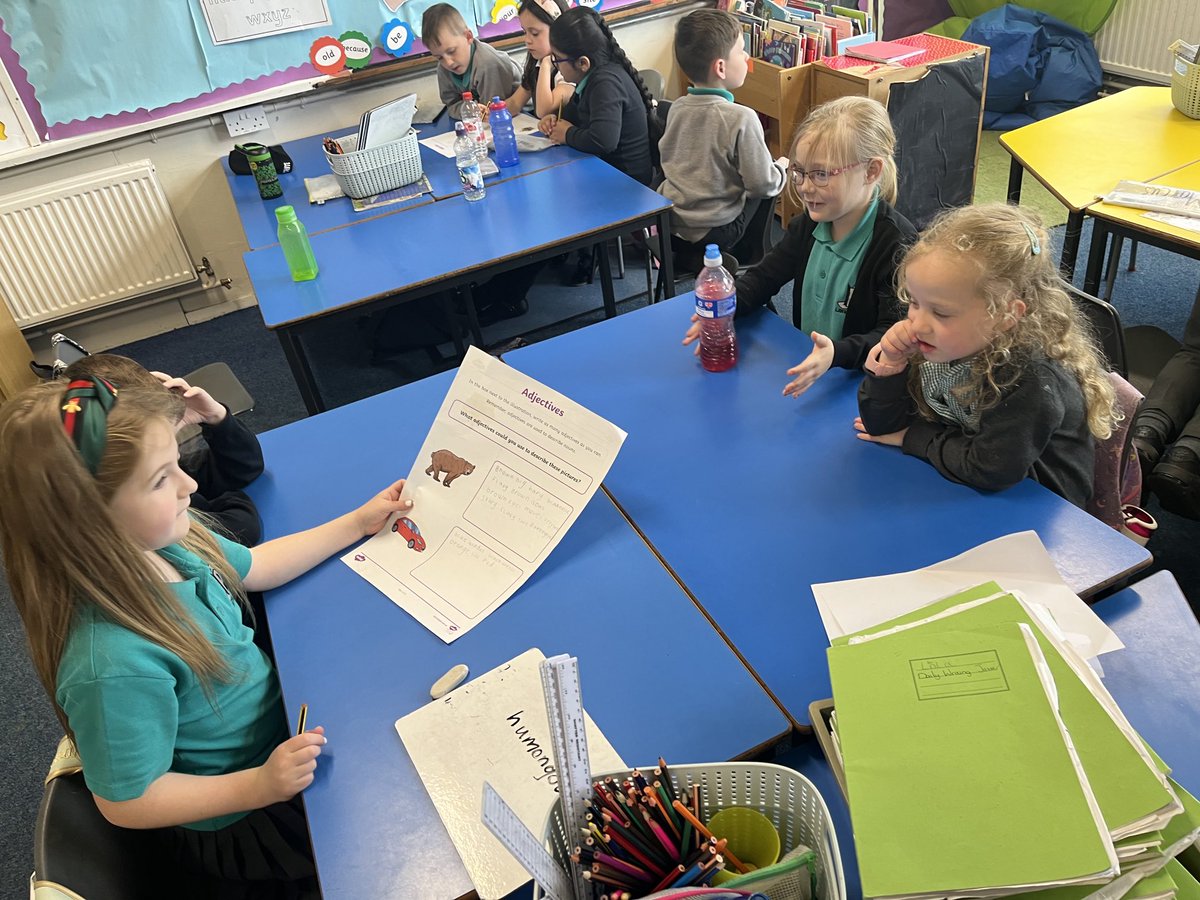 MissPaterson9's tweet photo. Working hard in groups today working on adjectives ✅ https://t.co/DN8xe0StIk