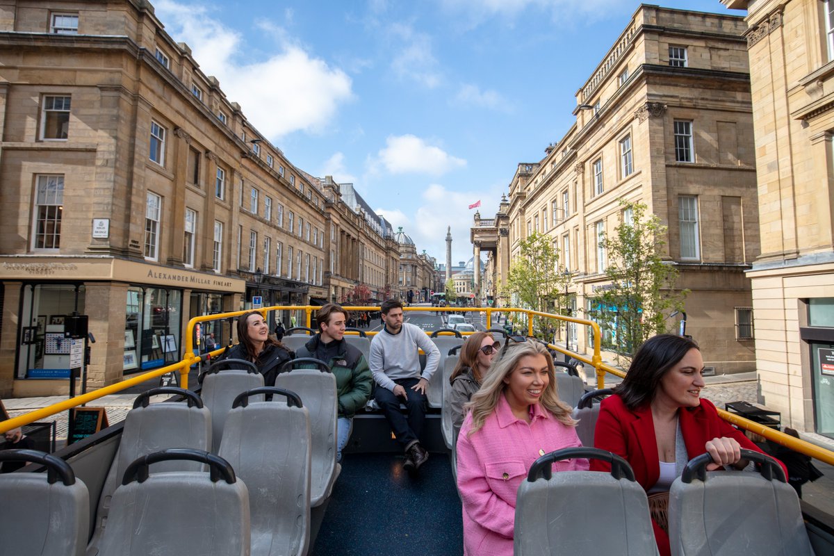 ToonTour's tweet photo. Looking for something to do this weekend? Why not explore Newcastle and Gateshead from the top-deck of our open-top #ToonTour... 

Your ticket even covers you on all @gonortheast buses the same day!

👉 https://t.co/YZlBWeArDa https://t.co/RClF49rgzP