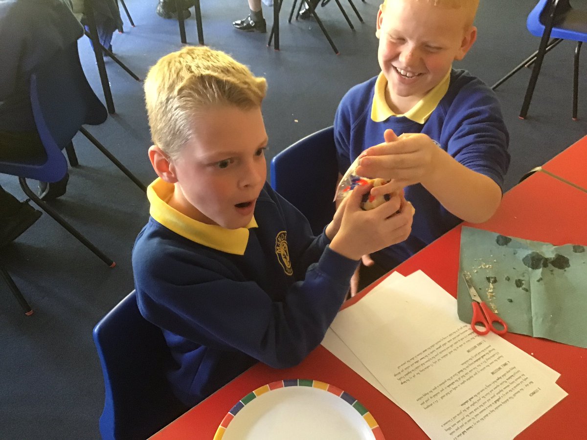 ManorPrimarySch's tweet photo. Year 4 enjoying making the digestive system! #science #thehumanbody #digestingknowledge https://t.co/PHA9a6S87c