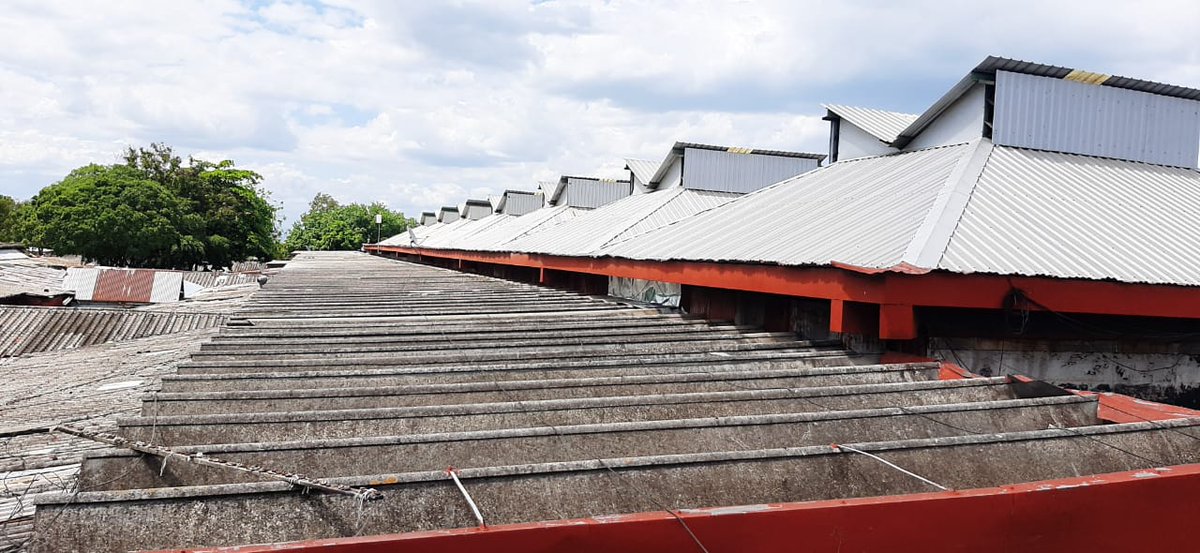 alma_commema's tweet photo. Como parte del Plan invierno que venimos ejecutando en los #MercadosMunicipales esta semana realizamos trabajos de mantenimiento y limpieza de canales pluviales en losa de concreto de la Nave Central del #MercadoIvanMontenegro
#COMMEMA #Managua https://t.co/Pmbc24Nte8