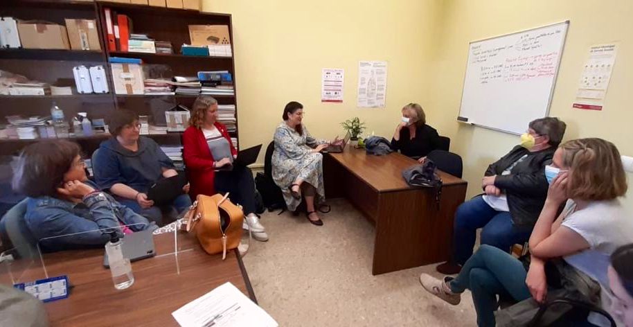 icdones's tweet photo. Avui som al @camptarragona per conèixer de primera mà les professionals del Servei d'Informació i Atenció a les Dones de tota la província. 

🟣 Fem juntes la diagnosi per tal de millorar i reforçar la #XarxaSIAD arreu de #Catalunya.

#HiTensDret 
#ICDObert https://t.co/6UPeEm6E90