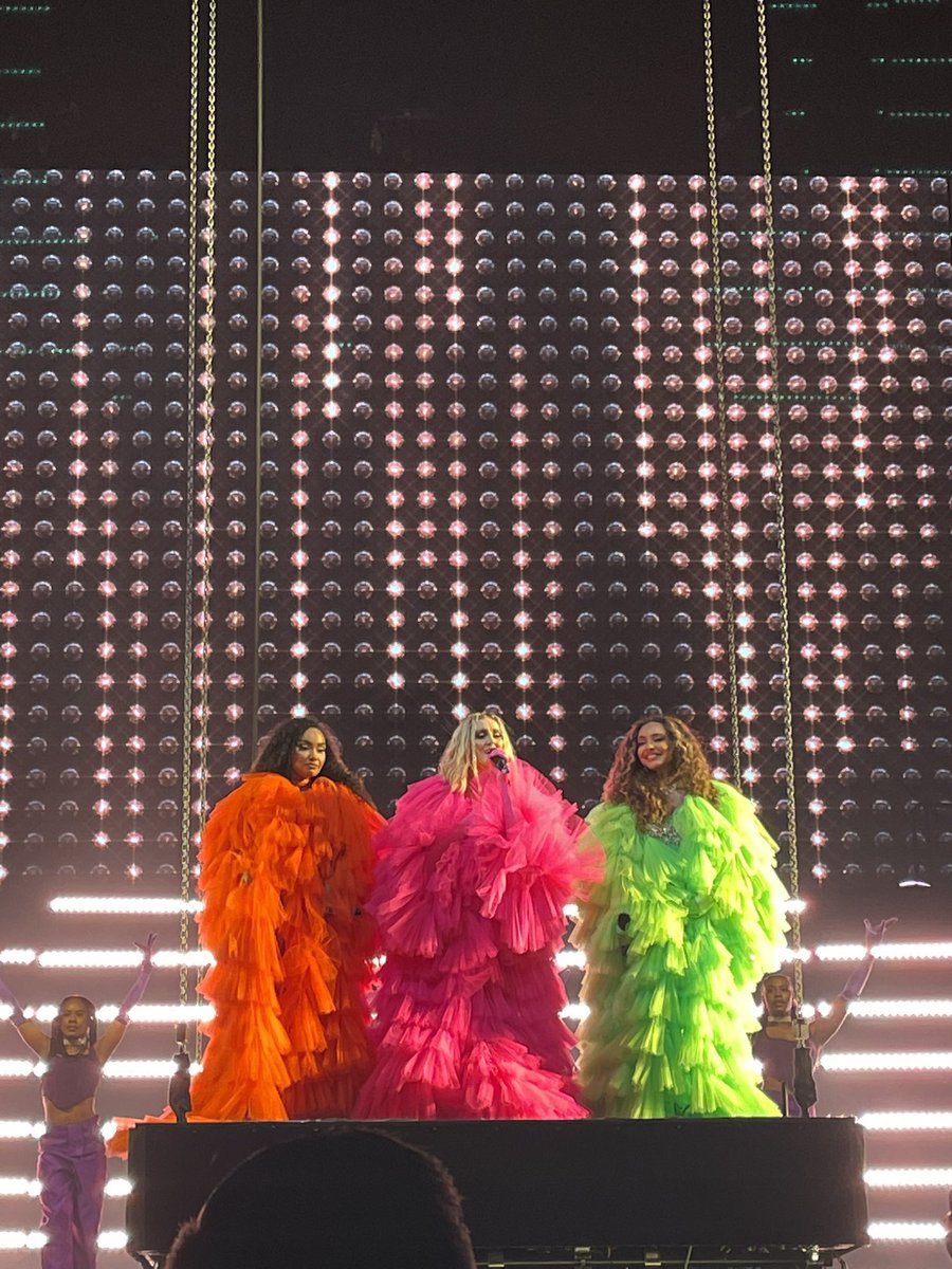 lucy10071737's tweet photo. a place i can call forever home no matter what<3 @LittleMix https://t.co/WUXkTXtlvj