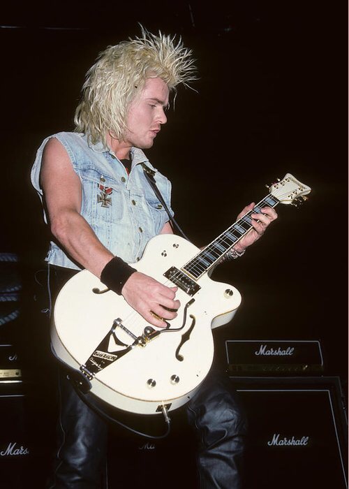 Happy Birthday Billy Duffy. 