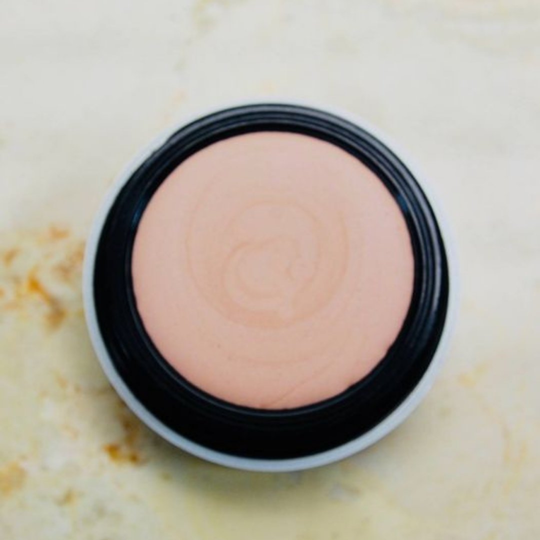 MakingCosmetics's tweet photo. A unique twist on makeup! Try formulating our Opalescent Highlighter formula (No. 1583)! It has beautiful shades of violet and emerald in it, giving off a magnificent glow. 🌟 https://t.co/IwNNeoVGey

#makingcosmetics #makeup #highlighter #makeuplover #fridayformula https://t.co/xUbxBrRb2E