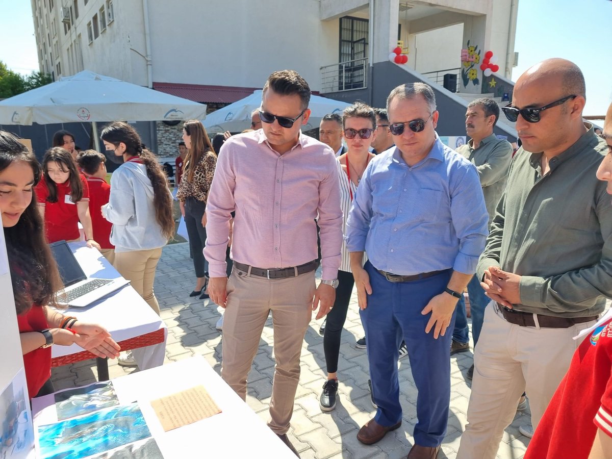 Okulumuz Tubitak 4006 Bilim Fuarının açılışı İlçe Milli Eğitim Şube Müdürlerimiz Mustafa SEĞMENOĞLU, Murat TEKDEMİRKOPARAN ve Okul Müdürlerinin katılımıyla gerçekleşti. <a href="/MersinMEM/">Mersin İl Millî Eğitim Müdürlüğü</a> <a href="/AdemKoca46/">Adem Koca</a> <a href="/BaykalBasdemir/">Baykal BAŞDEMİR</a> <a href="/MikailEREN33/">Mikail EREN</a> <a href="/MezitliMEM/">Mezitli MEM 🇹🇷</a>