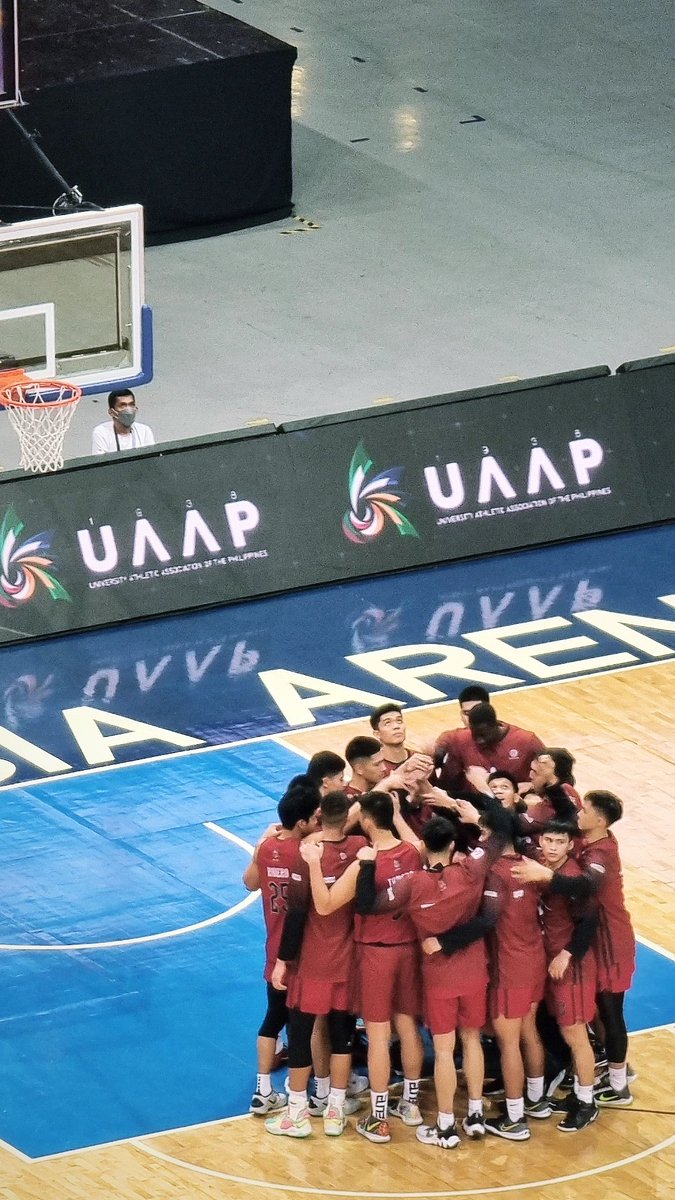 kenzojrc's tweet photo. After 36 years ☝️ #UAAPSeason84 #UPFight https://t.co/oC0bbcdRJc