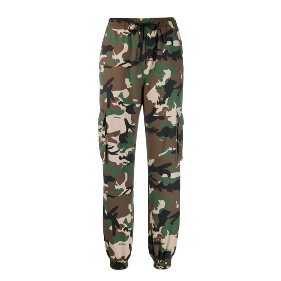 sellordiet's tweet photo. So good I had to share! Check out all the items I'm loving on @Poshmarkapp #poshmark #fashion #style #shopmycloset #danielleguizio: https://t.co/RXTdSk40Ib https://t.co/9vi5r5Pjpw