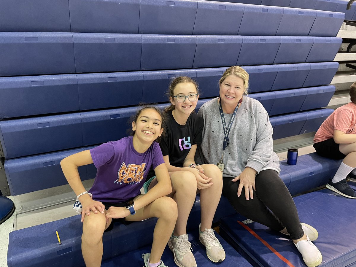 BSTElementary's tweet photo. Our staff and students showed up for the pacer this week!! Way to go STARS🌟#alwaysOURbest #PE #thepacer #bststars https://t.co/DRAjypyZ07