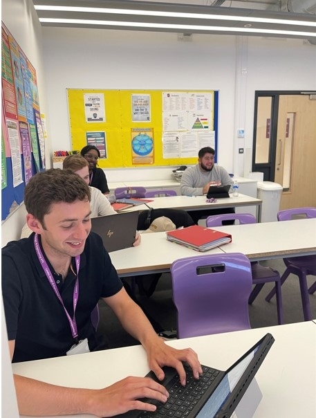 LDEUTC's tweet photo. Our first year Apprentice Sam has won the Jack Petchey award for his exceptional achievements and diligence at both the college and his place of work. 

Click the link to read about Sam's achievement: https://t.co/Qzb50SmFEj https://t.co/cMhW8r0bCW