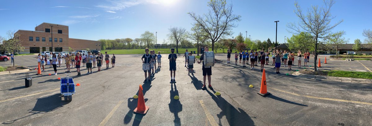 d28bands's tweet photo. Beautiful morning for some marching band! Getting ready for #MemorialDay parade in @NorthbrookGOV. These kids are off to a great start! @NBJH_D28  @D28Northbrook #28empowers https://t.co/j3vXAO8GOd