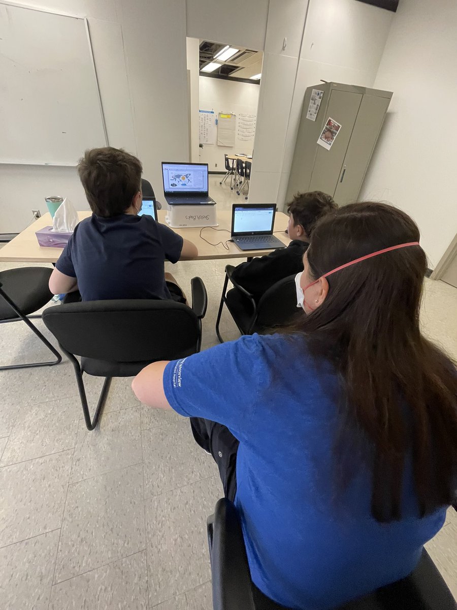 This is why our AT TOSA is amazing! <a href="/MsHickeytvdsb/">Tina Hickey</a> making tech training look easy! <a href="/TVDSBAT/">TVDSBAT</a>