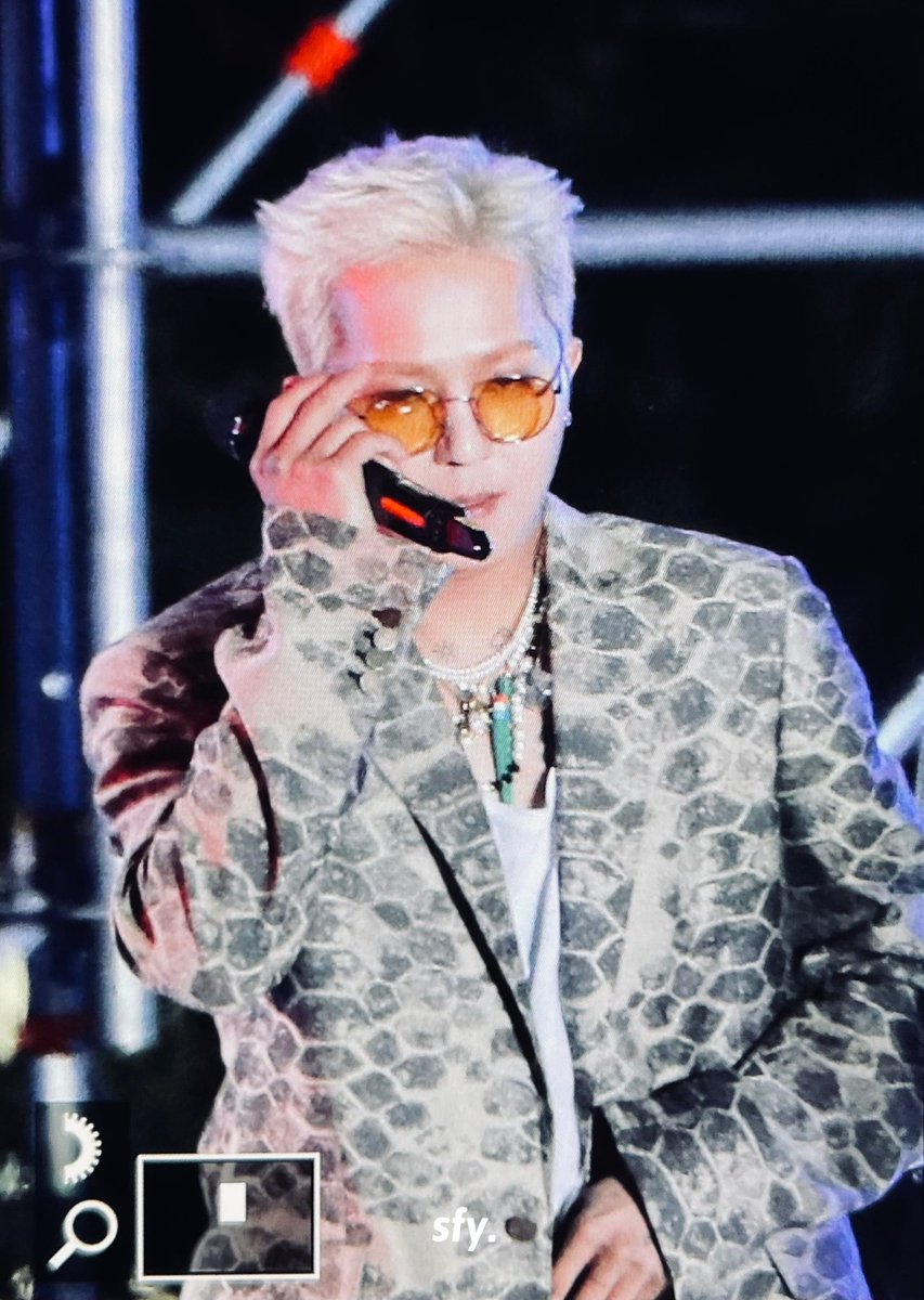 songforyoumino's tweet photo. 220513 성균관대 
케이팝의 귀환.... 🔥
#위너 #송민호 #미노 #WINNER #MINO https://t.co/QXZiyUKiOC