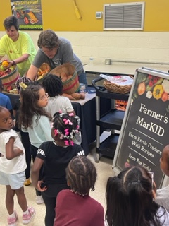 A_Pearson16's tweet photo. CRA @MosleyPLC  Pre K Center #scholars went shopping with @NourishNc1 and Farmer's MarKID !
@NewHanoverCoSch @smilesmccoy @awine329 @DebbieBatten5 @MichellePledge7 @ShellGray_ https://t.co/LHLfGEykJI