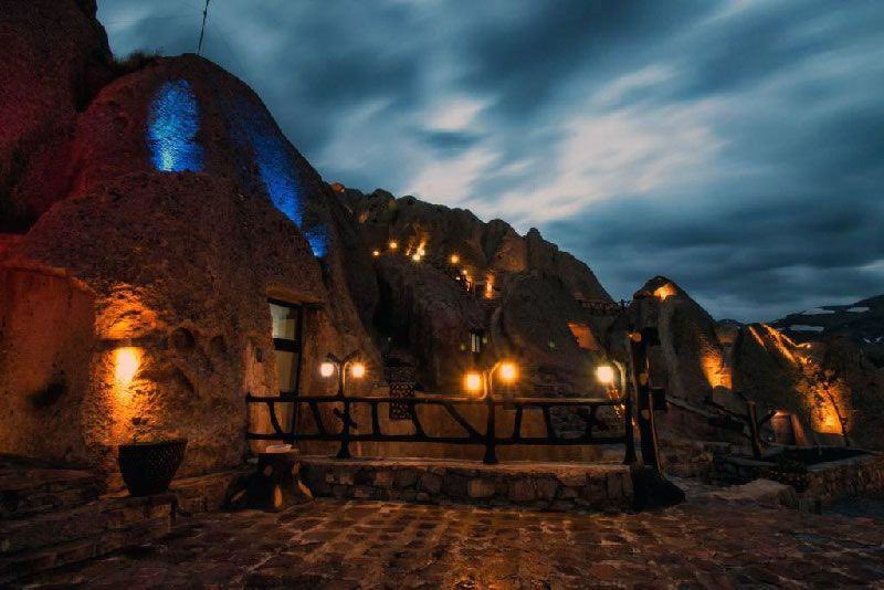 nsamimi9's tweet image. Kandovan is a village near Tabriz in Azerbaijan Province, Iran. It is one of the three rocky villages in the world, beside Cappadocia in Turkey and Manitou dwellings in California. Kandovan is the only one which is still inhabited though.