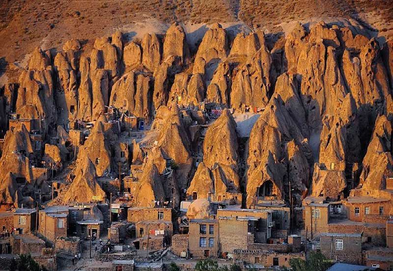 nsamimi9's tweet image. Kandovan is a village near Tabriz in Azerbaijan Province, Iran. It is one of the three rocky villages in the world, beside Cappadocia in Turkey and Manitou dwellings in California. Kandovan is the only one which is still inhabited though.