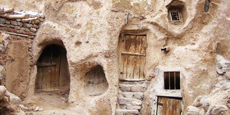 nsamimi9's tweet image. Kandovan is a village near Tabriz in Azerbaijan Province, Iran. It is one of the three rocky villages in the world, beside Cappadocia in Turkey and Manitou dwellings in California. Kandovan is the only one which is still inhabited though.