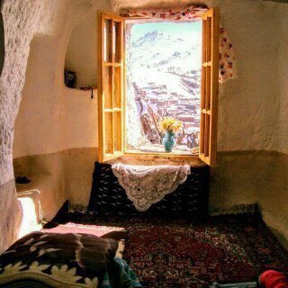 nsamimi9's tweet image. Kandovan is a village near Tabriz in Azerbaijan Province, Iran. It is one of the three rocky villages in the world, beside Cappadocia in Turkey and Manitou dwellings in California. Kandovan is the only one which is still inhabited though.