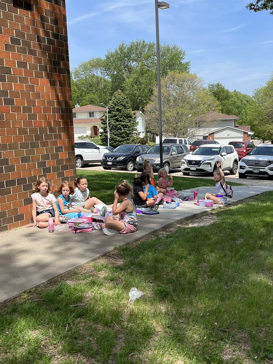Great day for a picnic lunch <a href="/MPS_Morton/">Morton Elementary</a>