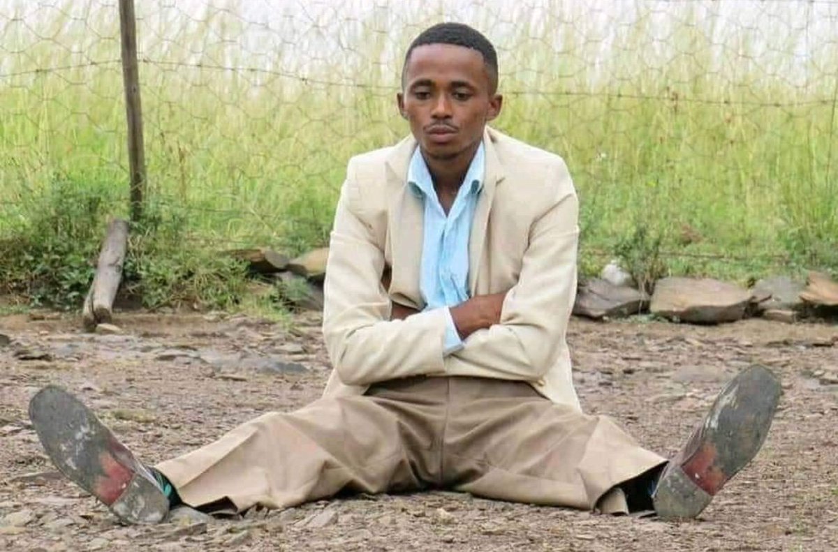 PapaOnako's tweet photo. @OfficialSASSA But when are you going to approve an reject those applications,the information of a partner was that necessary to be included on that application🤔we are African and we are cursed when it comes to relationships they will leave us while we included their details on our application https://t.co/mhhXgh0J27
