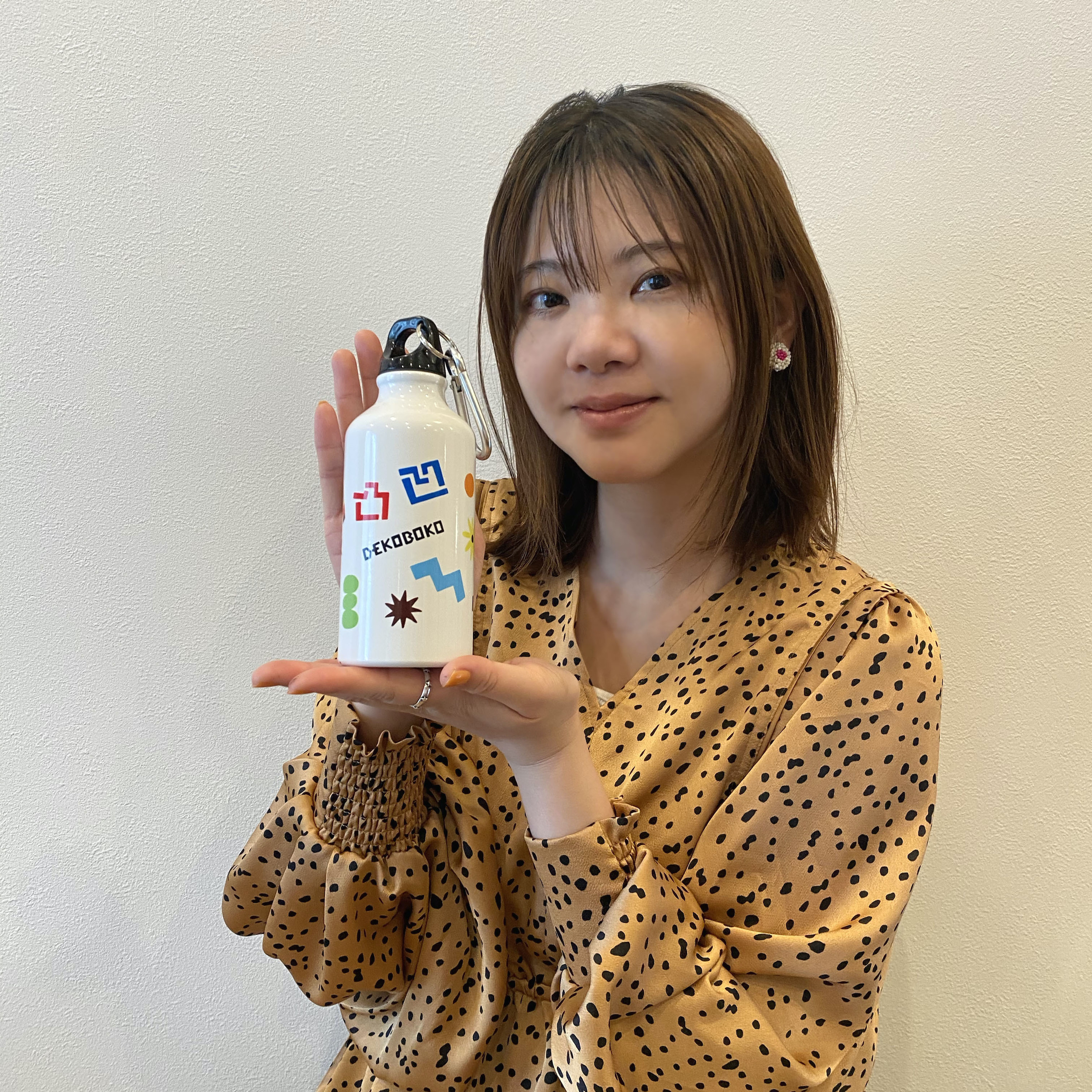 サイン入り 吉岡聖恵（いきものがかり） 凸凹（でこぼこ）オリジナルペンケース Amazon.co.jp: 凸凹 (通常盤): ミュージック