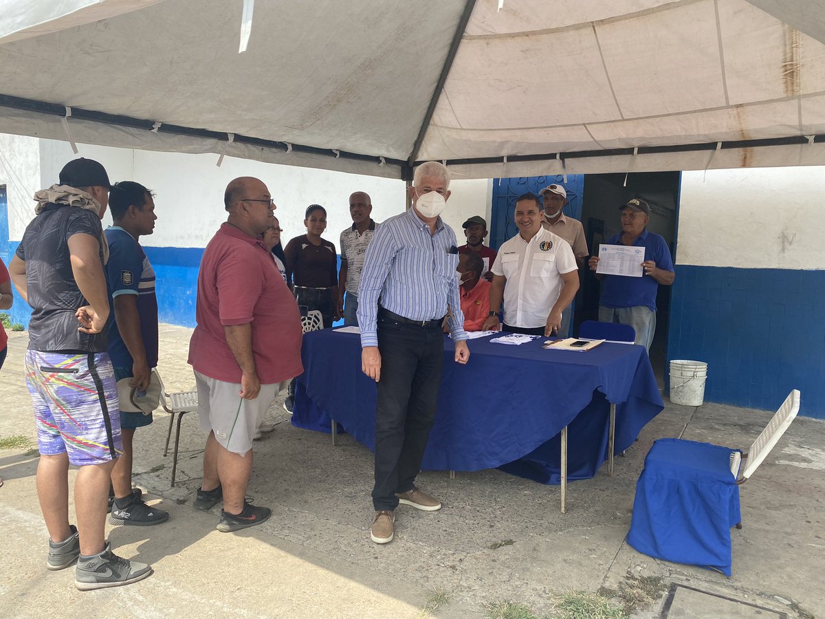 Desde la casa Regional de Acción Democrática #Anzoategui cumpliendo con nuestra jornada de inscripción y recenso convocada por nuestro partido. Estamos comprometidos con #Venezuela y la Democracia!!!
Rumbo a las elecciones internas.
#ResteadosConBernabe