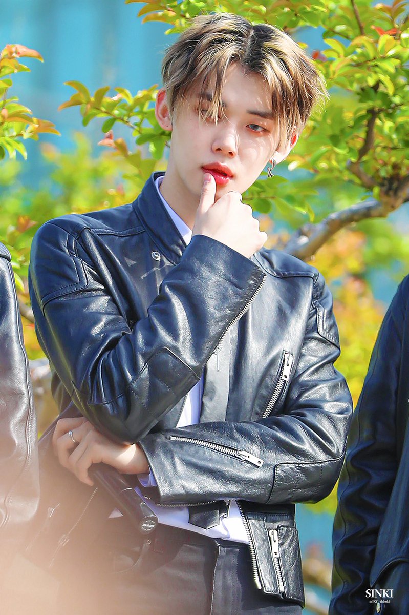 sinki0913's tweet photo. 220513 뮤뱅 미팬

🥺🥺

#투모로우바이투게더  
#TXT  #연준 #YEONJUN https://t.co/gLsZkIFKoM
